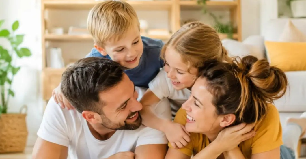 ¡TÉNGALOS SIEMPRE PRESENTES! Los seis ingredientes de una infancia feliz que cualquier padre puede ofrecer gratis