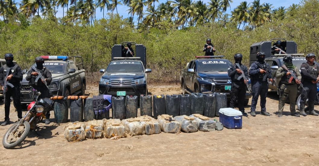 ¡GOLPE EN PÍRITU! Incautan presunta marihuana, arma de fuego y otros materiales durante operativo en Falcón