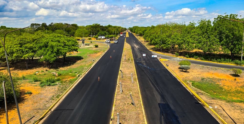 ¡VIALIDAD SEGURA! Gobernador Luis Caldera da inicio al Plan de Asfaltado en 4 kilómetros entre Maracaibo y San Francisco