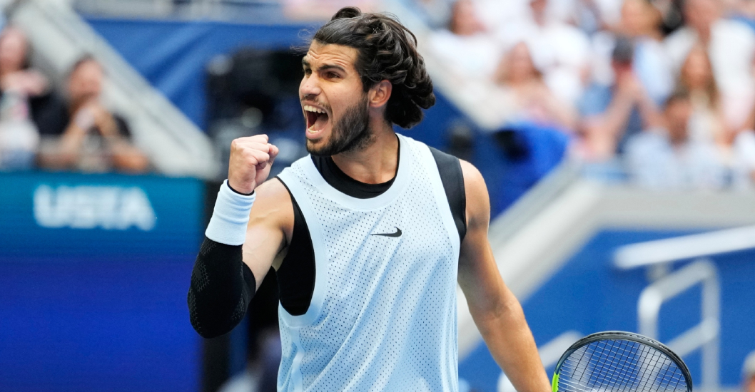 ¡UN LOCAL QUERIDO POR LA AFICIÓN! Alcaraz, en modo «impresionante», pone la mira sobre Shelton en cuartos del US Open