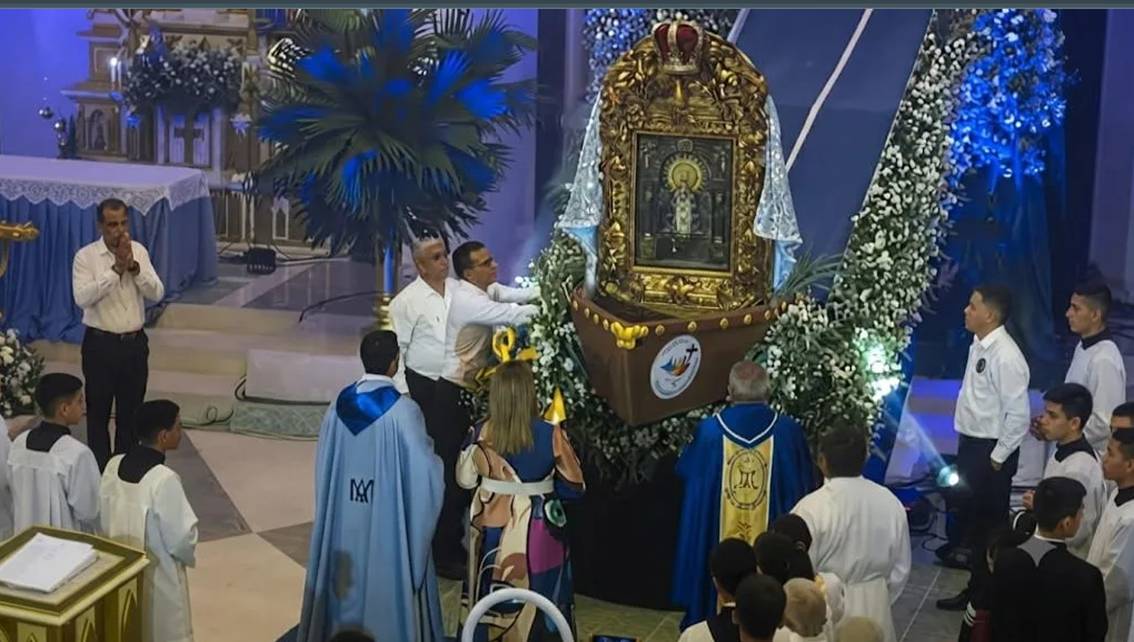 ¡LLUVIA DE GOZO Y BENDICIONES EN SANTA RITA! Este sábado es la bajada de Nuestra Señora del Rosario de Aránzazu y coronación de la reina de sus ferias