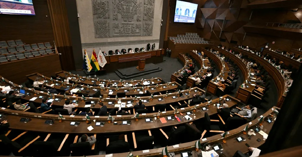 ¡ACEPTAN ENDEUDARSE ANTE LA CRISIS! Congreso de Bolivia aprueba financiamiento de 1.900 millones de dólares con el FMI