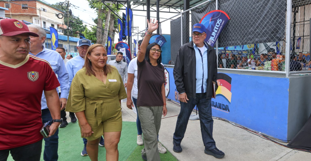 ¡TRABAJO EN LA COMUNIDAD! Presidenta Delcy Rodríguez visita la Comuna El Gran San Blas y supervisa obras de infraestructura