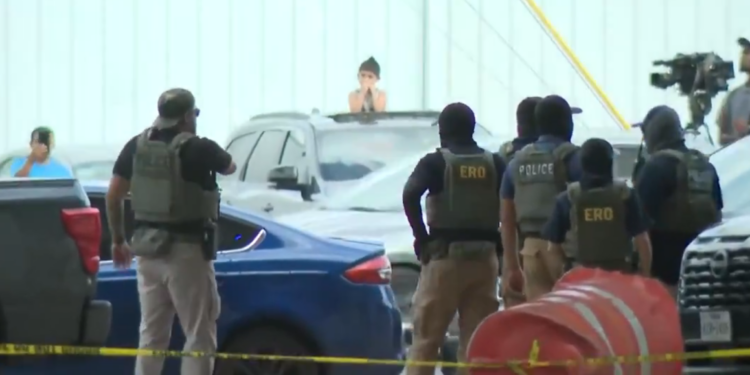 ¡INDIGNACIÓN EN AUSTIN! Agente de ICE disparó contra un migrante venezolano en Texas: está en estado grave