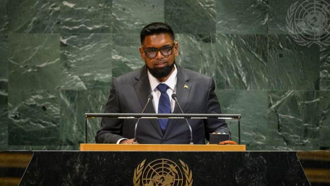 ¡»DEBEN CUMPLIR EL PRÓXIMO FALLO DE LA CIJ»! Responde presidente de Guyana Irfaan Alí a Delcy Rodríguez desde la Asamblea General de la ONU || Video