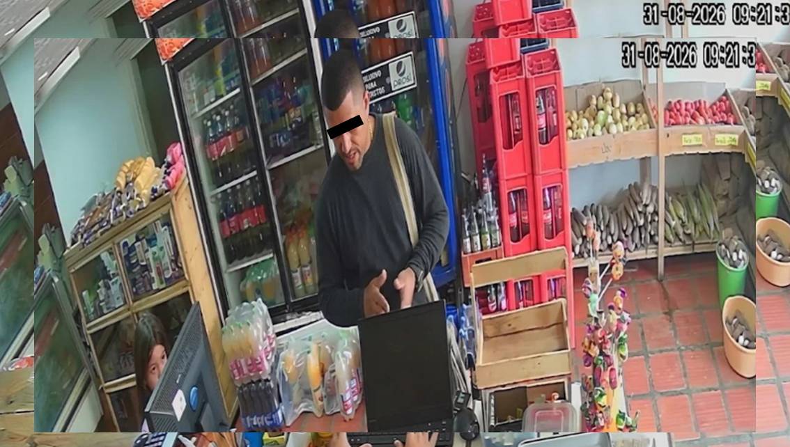 ¡NÍTIDAMENTE CAPTADO POR CÁMARAS DE SEGURIDAD! Llega a un comercio con el ‘cuento’ de pedir donación para una iglesia y se roba una bicicleta