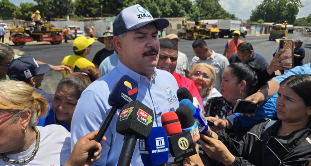 ¡MÁS DE 28.000 HABITANTES BENEFICIADOS! Luis Caldera inicia Plan Estadal de Asfaltado en vías del barrio Alberto Carnevalli
