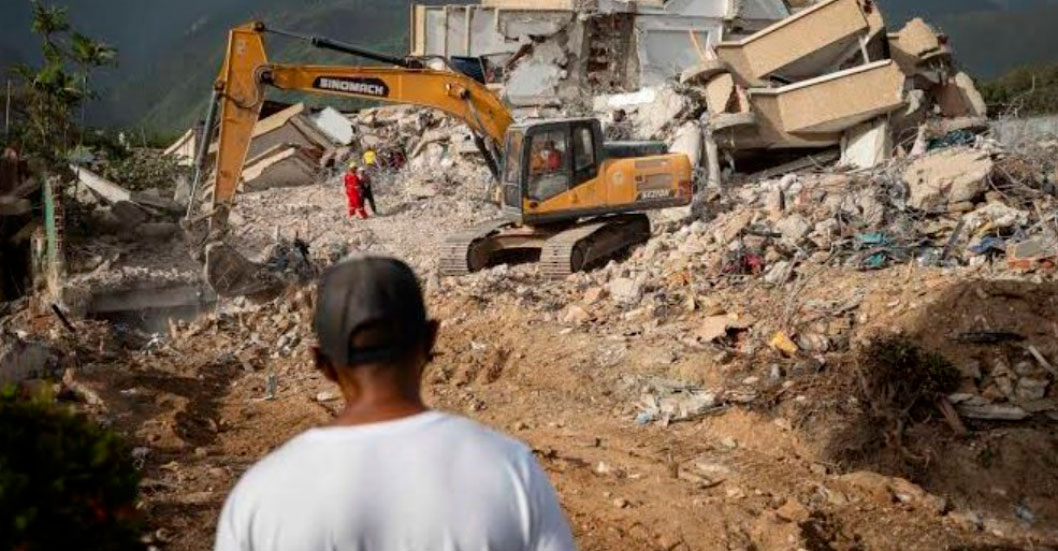 ¡DESPLIEGUE EN LA GUAIRA! Empresa estadounidense inicia remoción masiva de escombros tras el terremoto