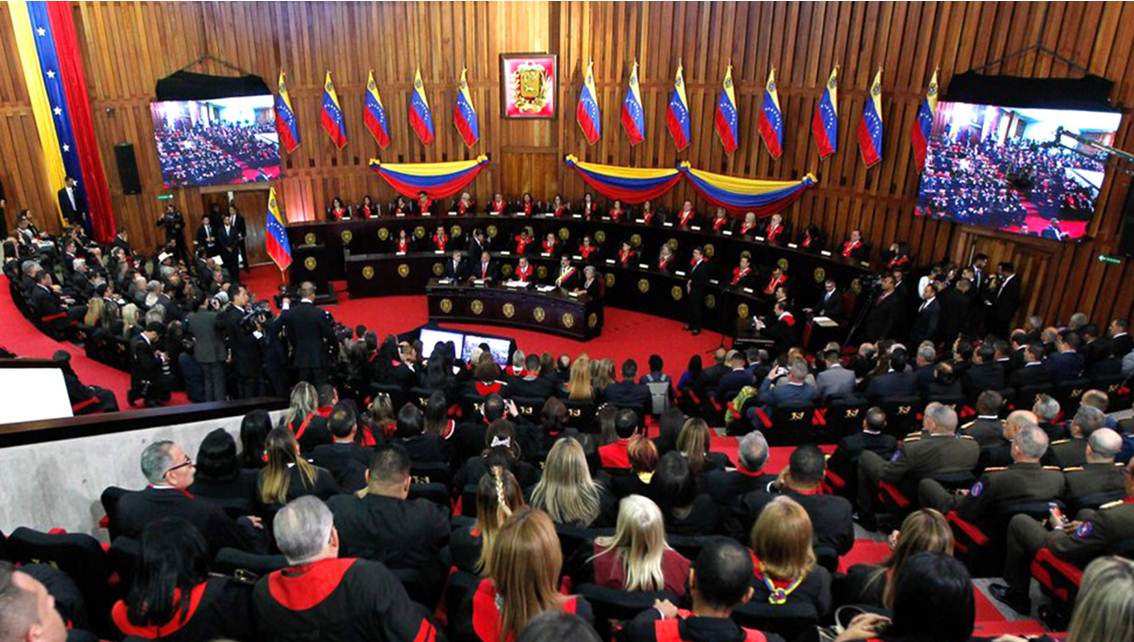 ¡PLANTEAN ‘DUDAS’ SOBRE INDEPENDENCIA Y LEGITIMIDAD! Politólogos entre respaldo y críticas a la Comisión de Revisión de Credenciales para renovación del TSJ
