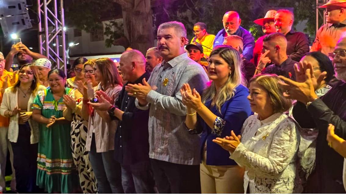 ¡PARA EL BUEN VIVIR DE LOS ZULIANOS! Gobernador y alcalde reinauguran Plaza de la Resistencia Indígena en Maracaibo || Fotos