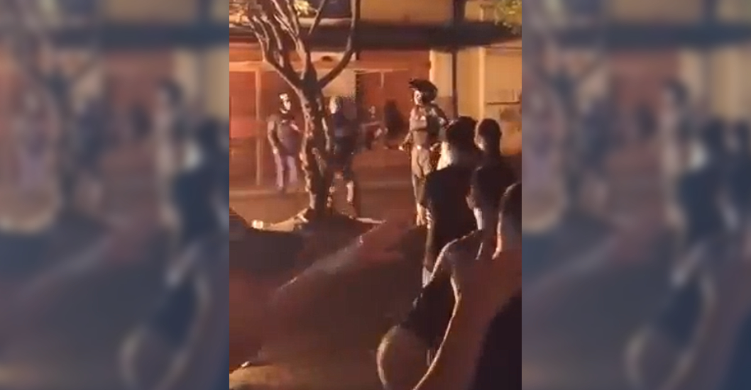 ¡VECINOS PROTESTAN POR LA FALTA DEL SERVICIO! Jornada interminable de fluctuaciones y largos cortes de luz en Maracaibo