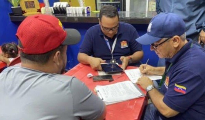 ¡DESPLIEGUE ESTRATÉGICO DEL SEDEMAT! Alcaldía de Maracaibo fortalece cultura tributaria con abordaje directo a comercios