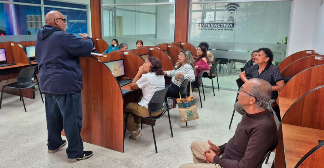 ¡NUNCA ES TARDE PARA APRENDER! Gobernación del Zulia impulsa la alfabetización tecnológica de adultos mayores a través de la Casa del Abuelo