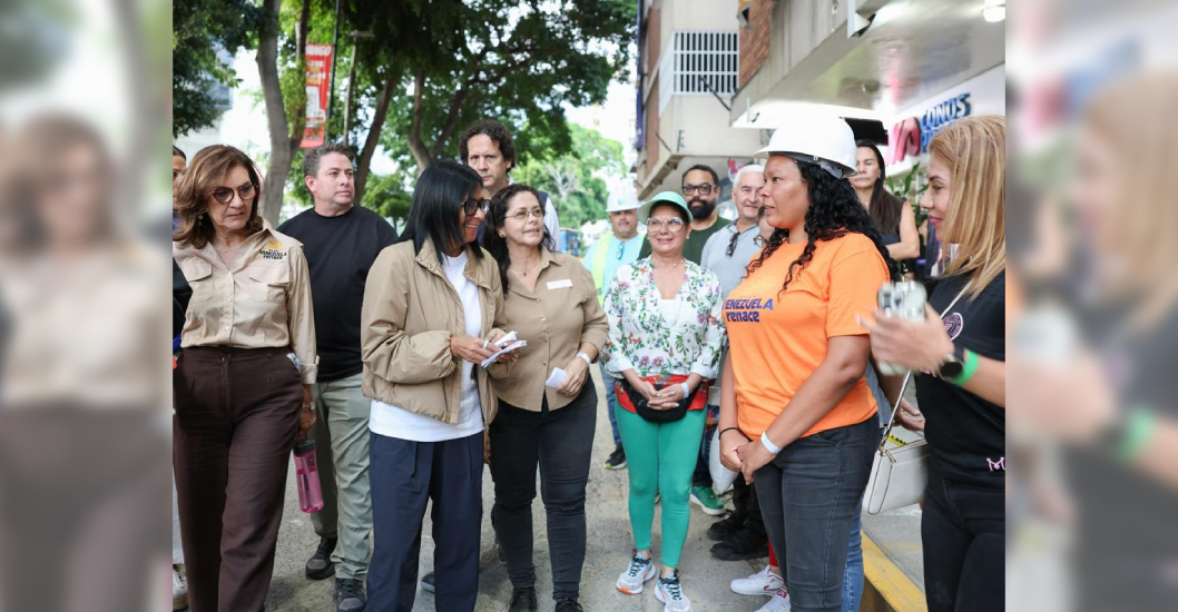 ¡ENCUENTRO CON BENEFICIARIOS! Delcy Rodríguez aprueba financiamiento para 104 condominios en Chacao