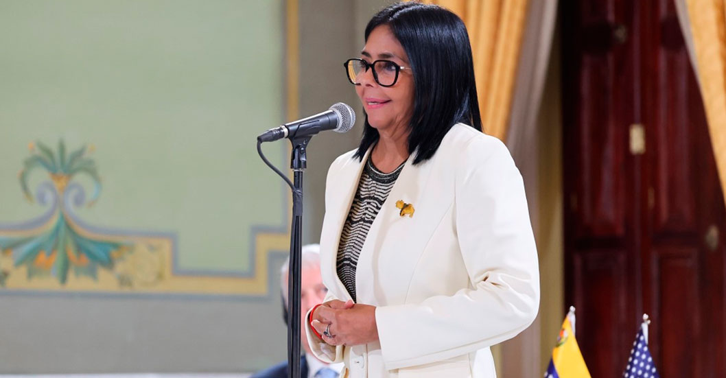 ¡SALE EN SU DEFENSA! Delcy Rodríguez fija postura sobre el estatus legal de Alejandro Betancourt