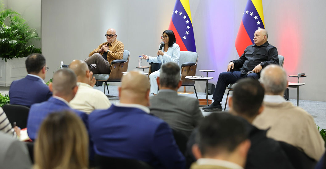 ¡SUPERVISANDO AGENDA DE GESTIÓN! Delcy Rodríguez lidera reunión de trabajo con gobernadores, alcaldes y alto mando político