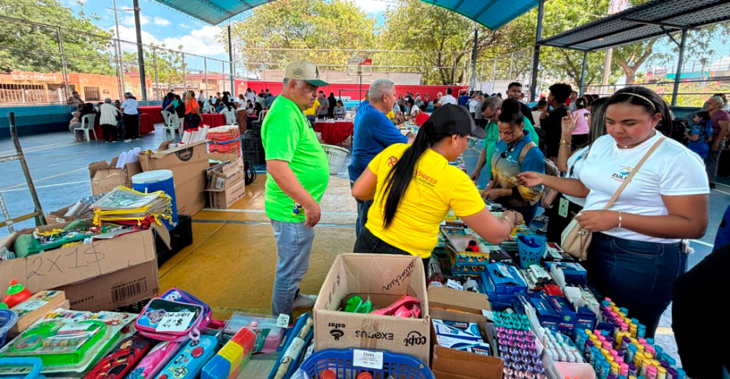 ¡GOBERNACIÓN DEL ZULIA DESPLIEGA FERIA ESCOLAR! Para expender útiles a precios solidarios y brindar atención médica pediátrica