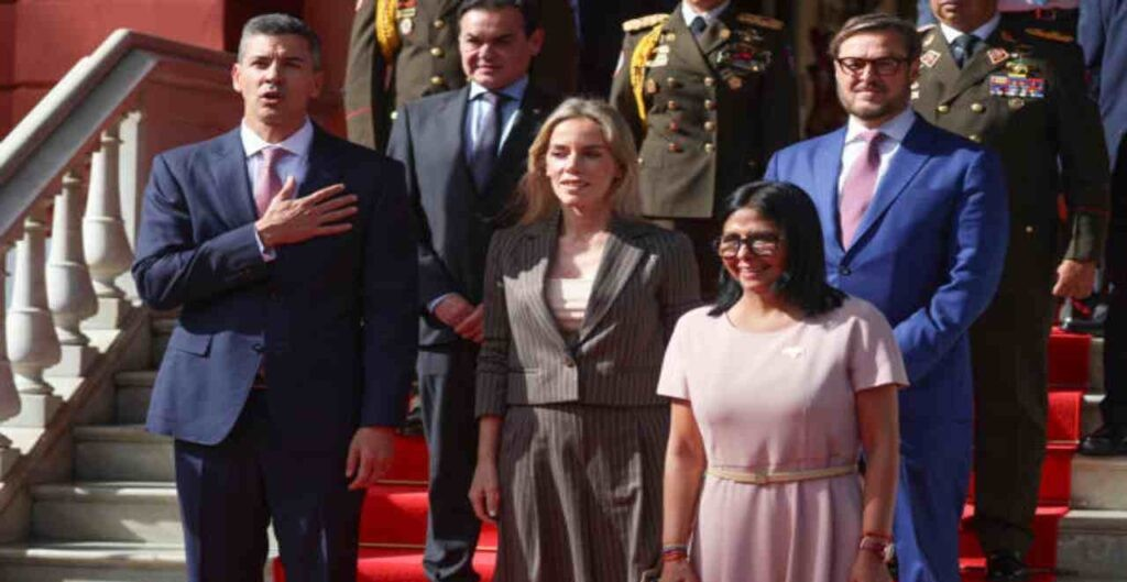 ¡NORMALIZACIÓN DE LAS RELACIONES! Rodríguez despide a Peña en Caracas tras encuentro para «unir» a Venezuela y Paraguay