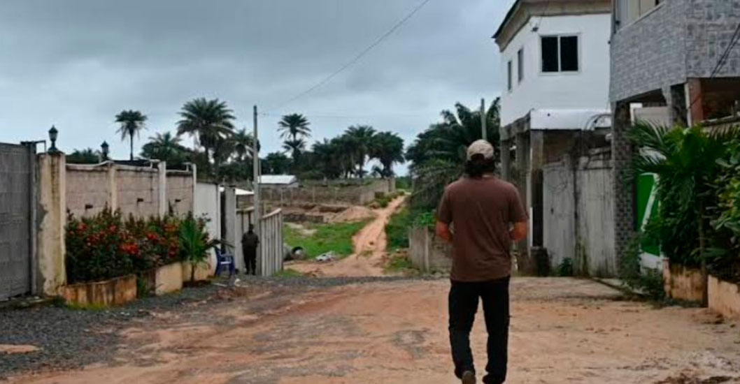 ¡SIN AVISO NI ABOGADOS! Venezolanos deportados de EE.UU. a Liberia denuncian que “nos tuvieron encadenados todo el viaje”