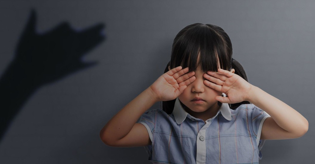 ¡»ESTOY EMBARAZADA, SOLO TENGO 10 AÑOS…»! Investigan mensaje alarmante encontrado en una escuela primaria en Argentina