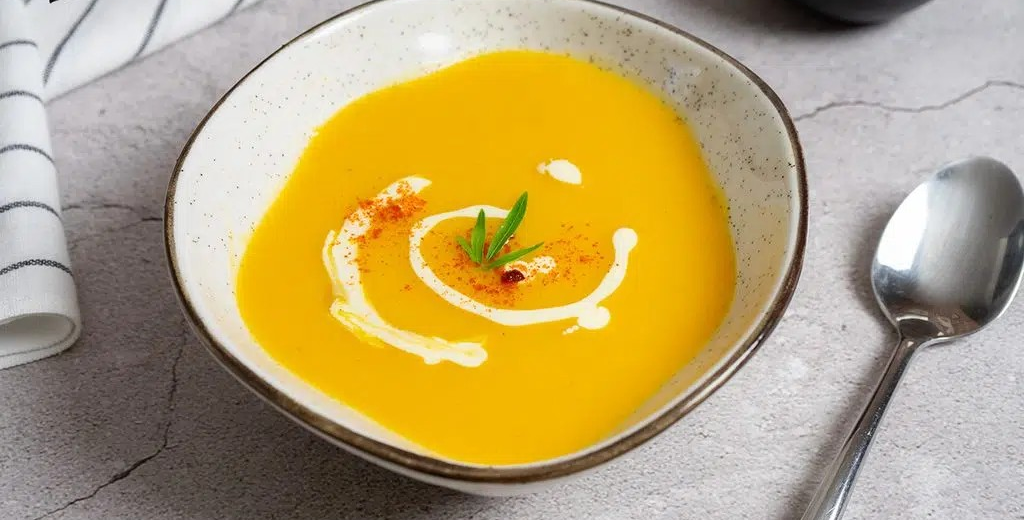 ¡COCINA AL MINUTO! Así se prepara una crema de calabaza y curry