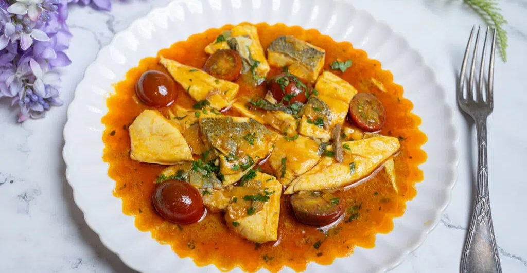 ¡COCINA AL MINUTO! Dorada guisada al curry. Receta fácil y sana