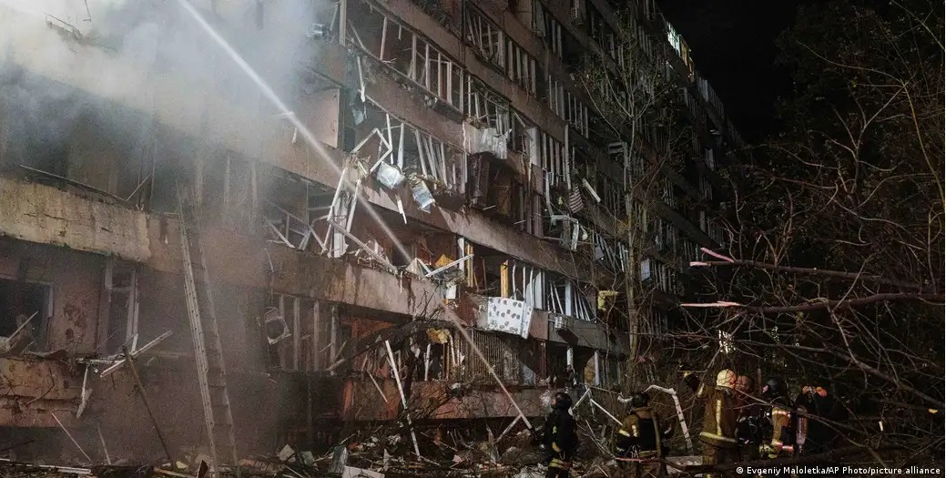 ¡600.000 HOGARES SIN LUZ! Rusia ataca plantas eléctricas de Ucrania