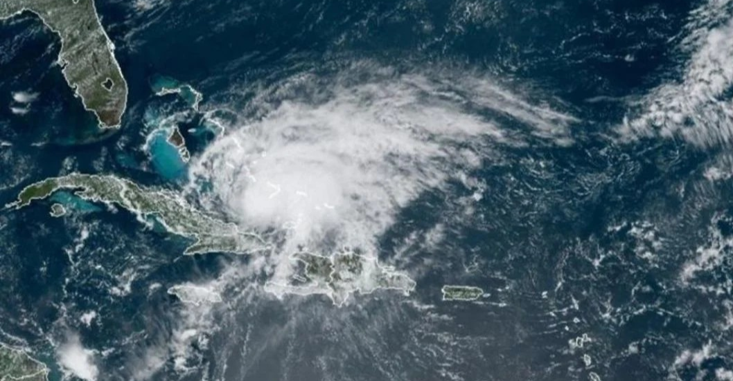 ¡ESPERAN SE CONVIERTA EN HURACÁN! Gobernador de Florida declara estado de emergencia en 25 condados por tormenta tropical Isaías