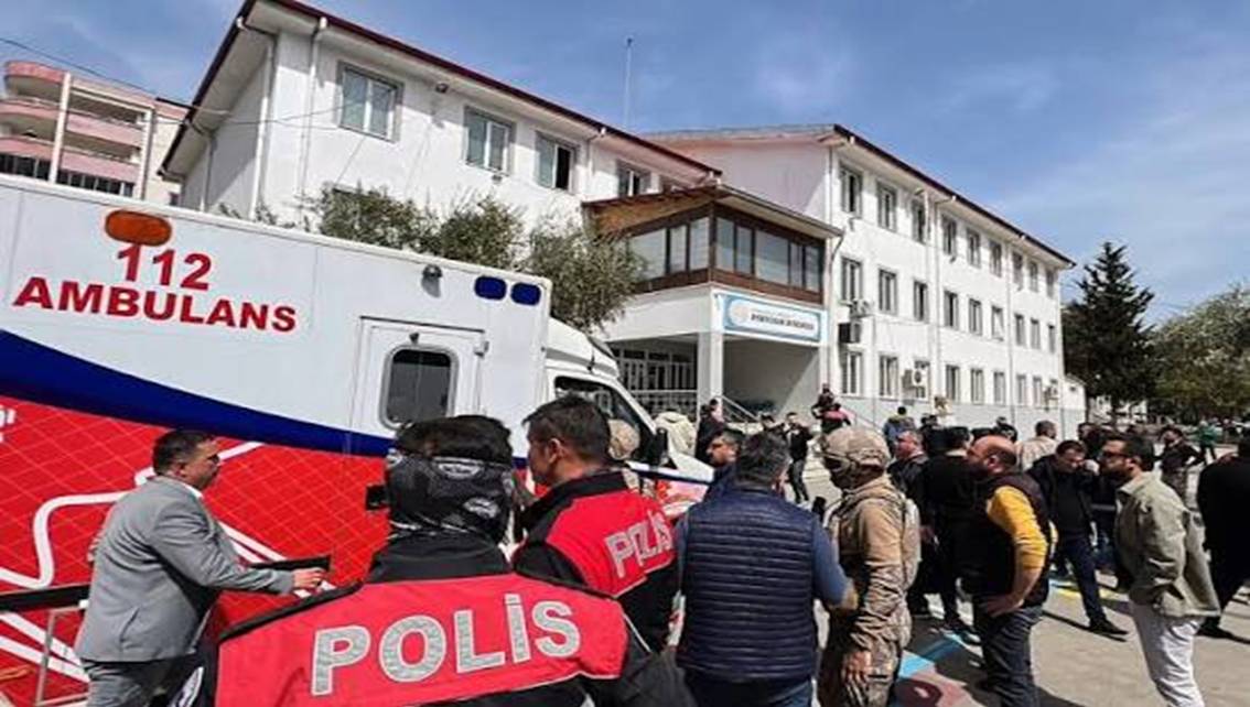 ¡UNA MENOR MUERTA Y OTRAS SIETE GRAVEMENTE HERIDAS! Tras un ataque con arma blanca en plantel educativo de Estambul