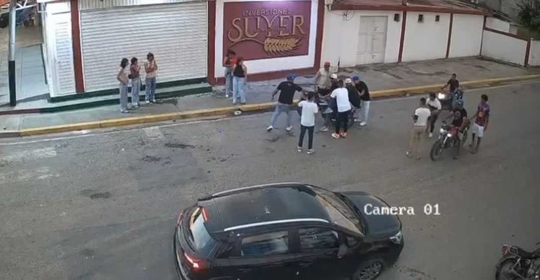 ¡CÁMARA DE SEGURIDAD CAPTA EL HECHO! Presunto funcionario asesinó a puñaladas a un mecánico en Guanarito, Portuguesa