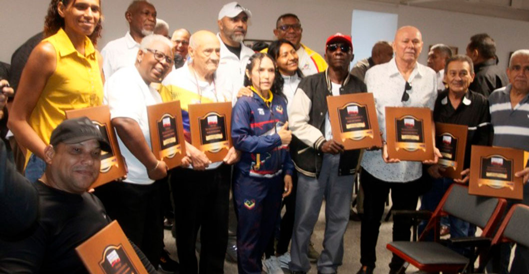 ¡EL ZULIA RINDE HOMENAJE A SUS HÉROES! Entregan reconocimientos «Legado de Gloria» a más de 60 personalidades e instituciones en el CAM Lía Bermúdez