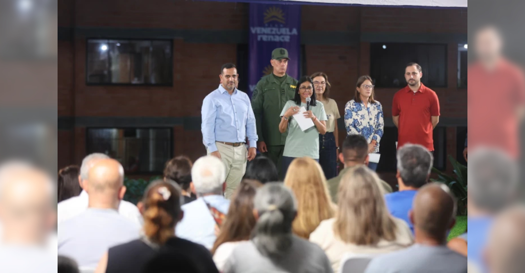 ¡APOYO EN METÁLICO! Presidenta encargada otorga financiamientos a juntas de condominio de Aragua y La Guaira