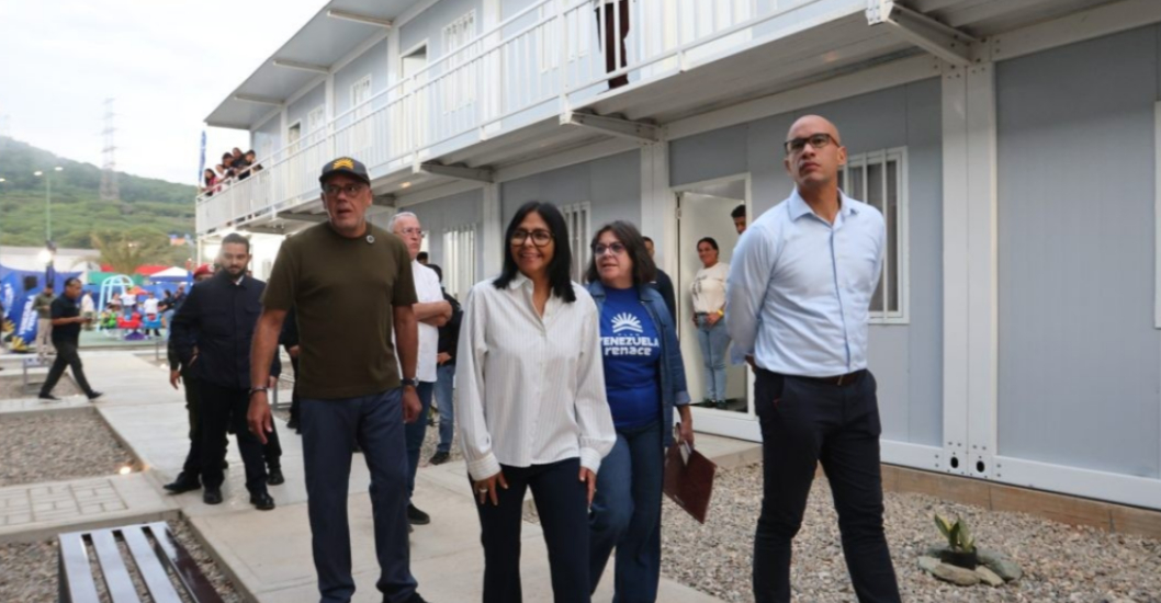 ¡HOGARES DIGNOS! Presidenta (E) Delcy Rodríguez entrega 500 viviendas transitorias en Ciudad Caribia para familias afectadas por el doble sismo