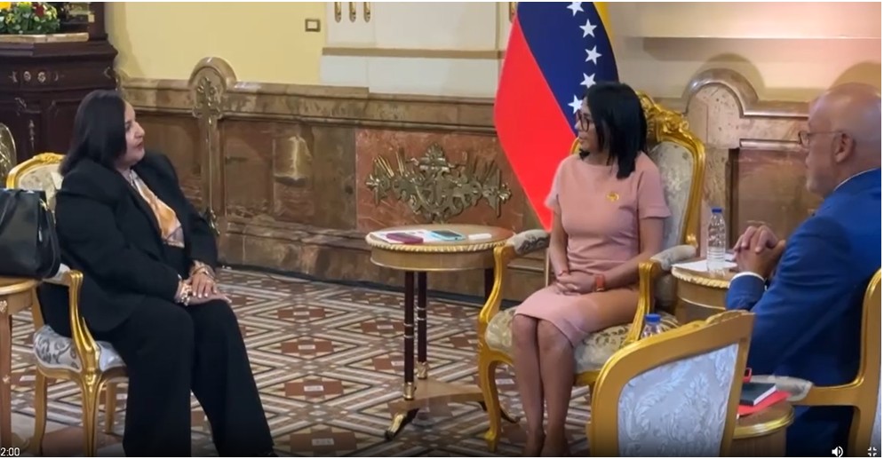 ¡MADUREZ DEMOCRÁTICA! Delcy Rodríguez y Jorge Rodríguez reciben a Dinorah Figuera en Miraflores tras la tercera jornada del diálogo