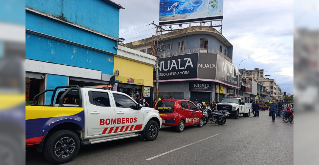 ¡MOVILIZADAS LAS AUTORIDADES! ‎Reportan desplome parcial de local comercial en la avenida Bolívar de Maracay