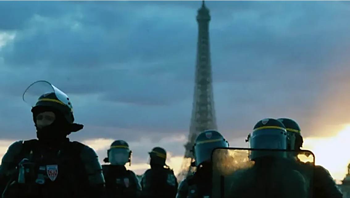 ¡TENSIÓN EN UNA FRANCIA CON TOQUE DE QUEDA! Protestas se extienden en Francia, Italia, Albania y Estado Español || Videos