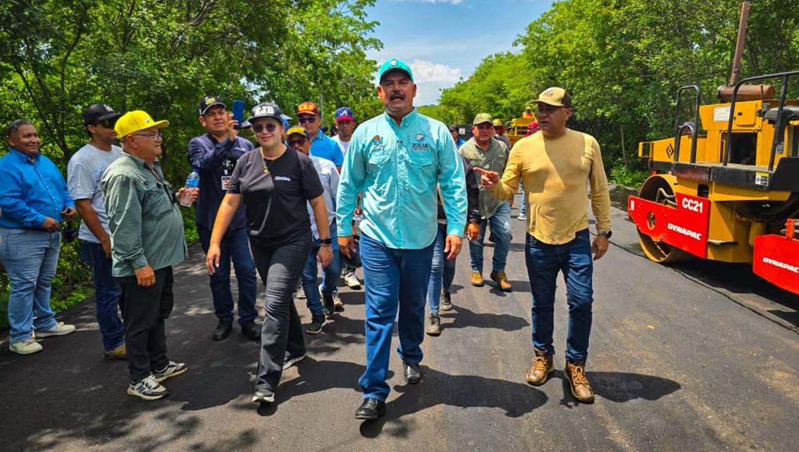 ¡GRAN OBRA DE ASFALTADO EN LA FALCÓN-ZULIA! Gobiernos nacional y regional vierten casi 22 mil toneladas métricas en esta importante troncal nacional