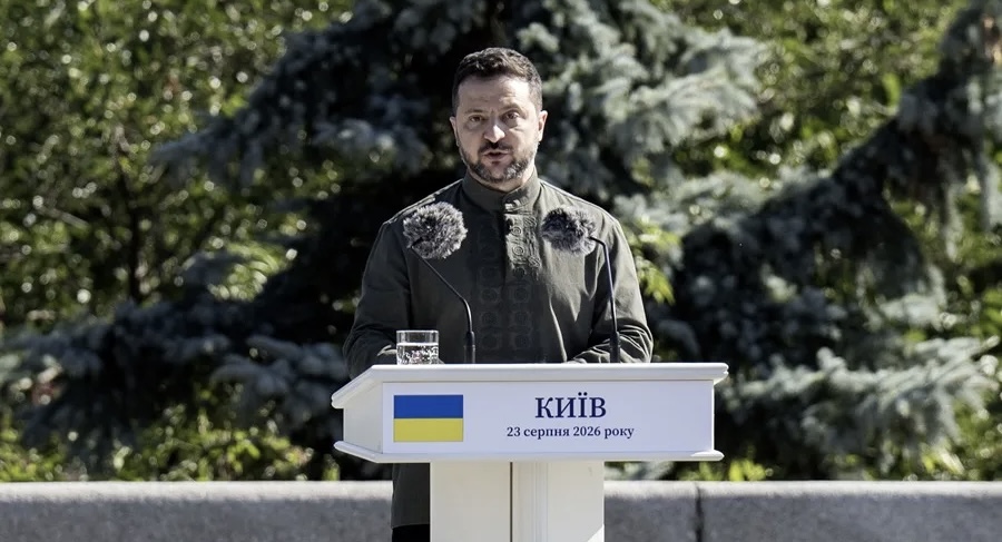 ¡ENTRE SIRENAS Y EXPLOSIONES! Zelenski y Merz recorren la Academia de Ciencias de Kyiv bajo el eco de la guerra