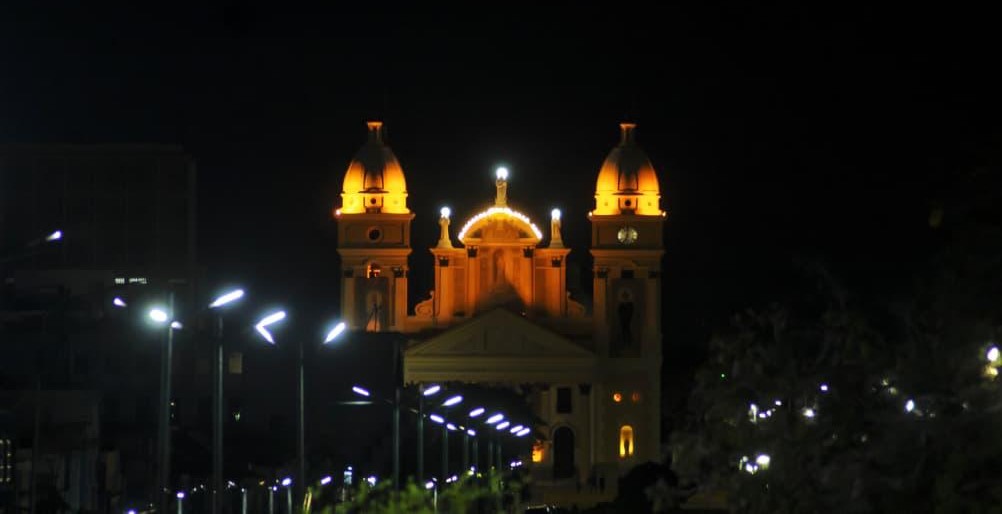 ¡SE ILUMINA EL CAMINO DE LA CHINITA! Gobernación optimiza sistema de alumbrado del casco central de Maracaibo