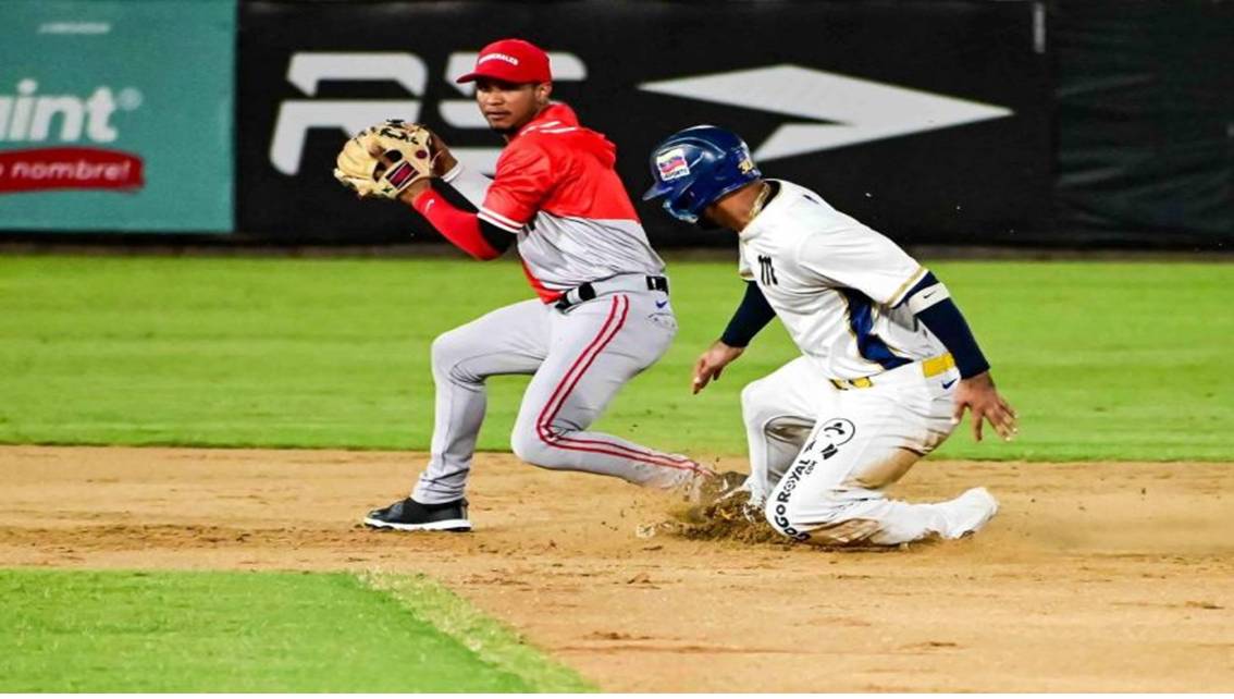 ¡LOS CAMPEONES GANAN PRIMER JUEGO DE PRETEMPORADA! Magallanes despacha a Cardenales de Lara en Valencia