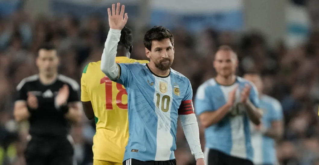 ¡MÁS DE 20 AÑOS DEFENDIENDO LA ALBICELESTE! Messi en su despedida de Argentina: “Fue un orgullo muy grande defender esta camiseta”