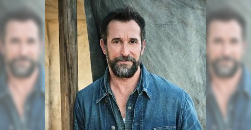 ¡PROTAGONISTA DE LA SERIE «THE PITT»! Noah Wyle fue elegido el hombre más sexy de 2026 por la revista People