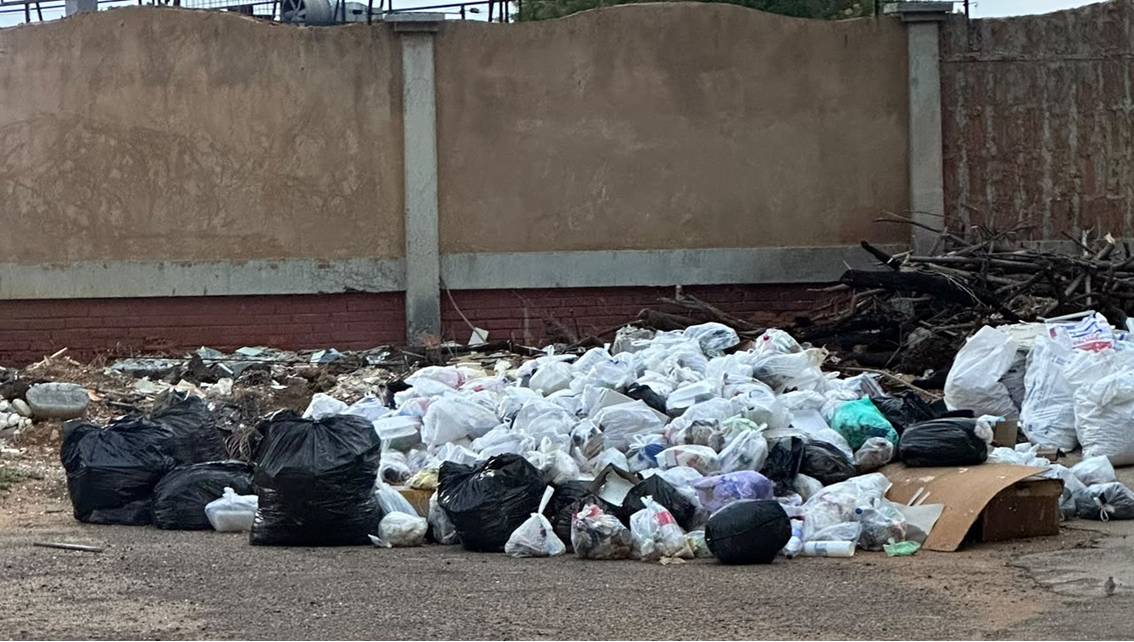 ¡SE REPITE EN MUCHOS SECTORES! ¿El Aseo Urbano para cuándo? exigen vecinos de Residencial El Parque || Hay cronograma, pero…?