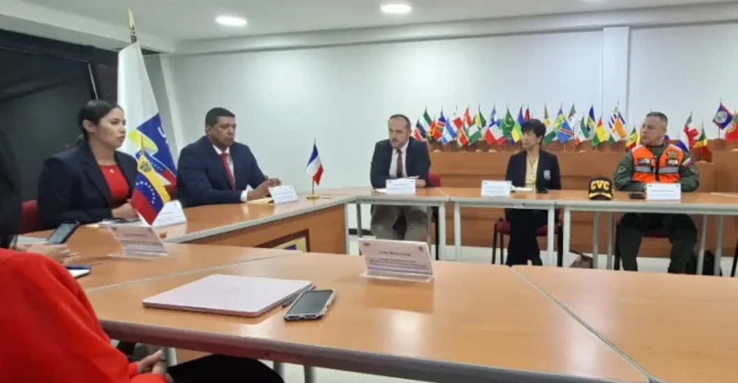 ¡MANCOMUNANDO ESFUERZOS! Gobierno nacional coordina lucha contra el narcotráfico con delegación de Francia