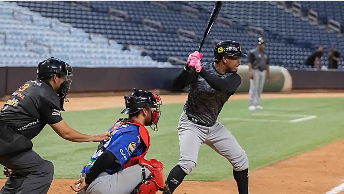 ¡ARAGUA RUGE MÁS DURO EN EL MONUMENTAL! Tigres se impone a Leones en primer desafío de pretemporada