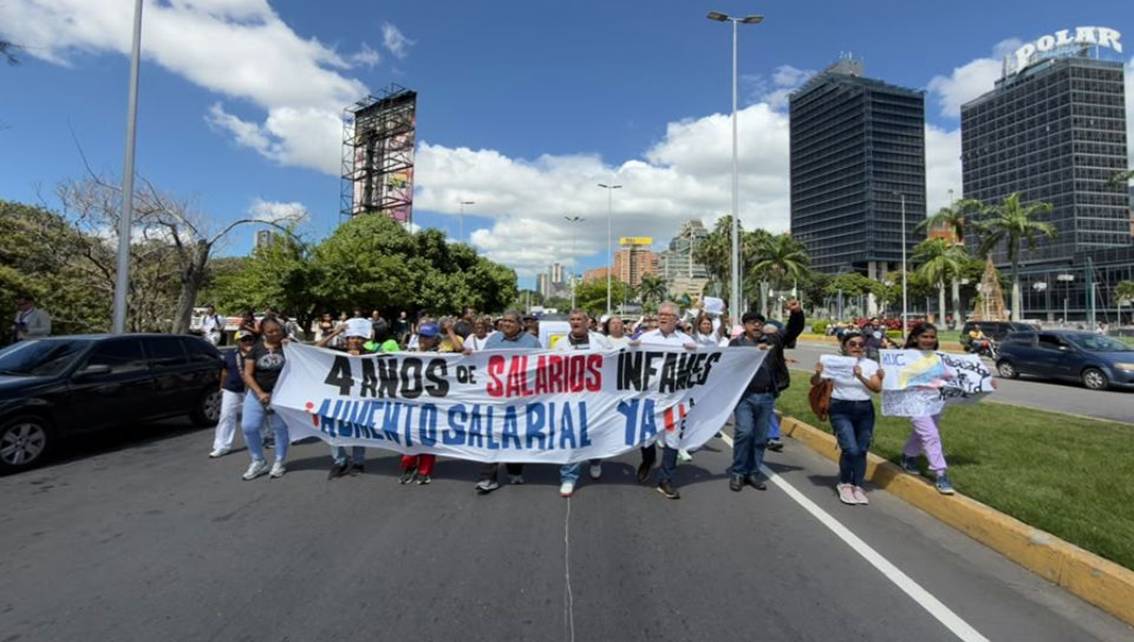 ¡’CALCULEN LOS AGUINALDOS CON BASE AL INGRESO INTEGRAL’! Exigen trabajadores venezolanos al tiempo de insistir en salarios reales