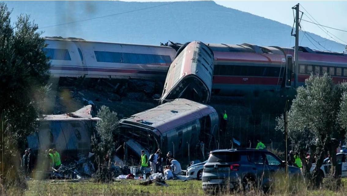 ¡REPORTAN 50 MUERTOS EN TRAGEDIA FERROVIARIA! Dos trenes a alta velocidad chocan de frente en Toledo
