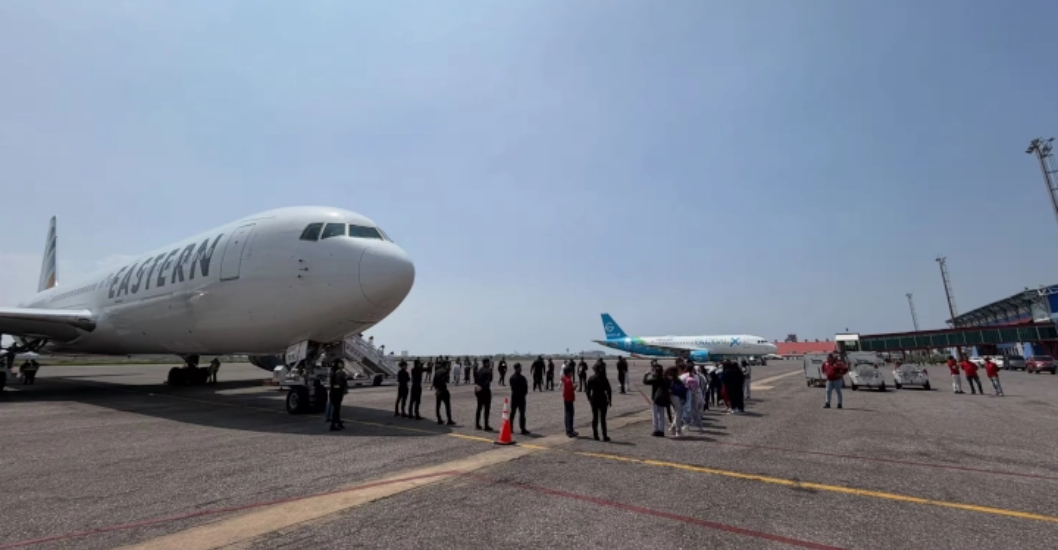 ¡ATERRIZAN POR BARCELONA! Arriban 353 venezolanos en dos vuelos de la Gran Misión Vuelta a la Patria desde EEUU
