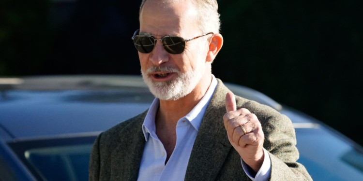 ¡RÁPIDA RECUPERACIÓN! El rey Felipe VI abandona la clínica tras someterse a una operación de cataratas en Oviedo