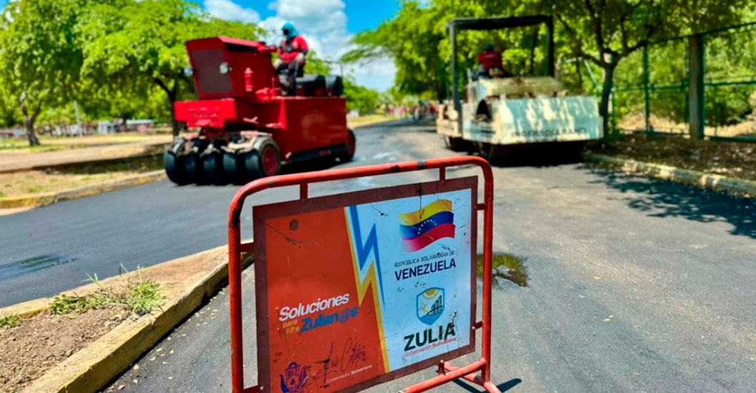 ¡OBRAS EN EL NIDO UNIVERSITARIO! Gobernación del Zulia inicia asfaltado en las adyacencias de LUZ